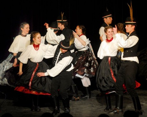 néptánc (néptánc, )