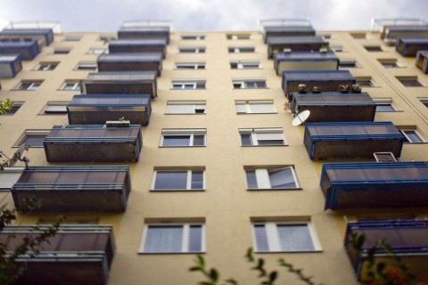 panelház (panelház, )