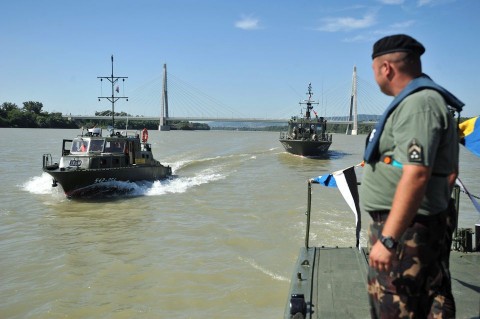 tűzszerész (ingyenes, tűzszerészek, duna, )