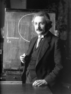 Albert Einstein (einstein)