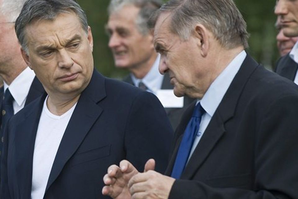 Orbán Viktor Lakiteleken Leszák Sándorral (orbán viktor, leszák sándor)