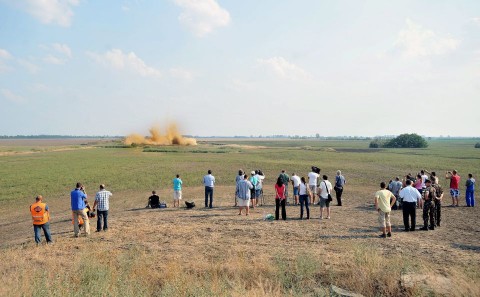 Örményes lőszer robbantás (ingyenes, )