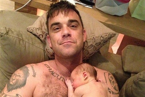 Robbie-Williams-Theodora-Rose(960x640).jpg (robbie williams, )