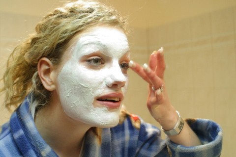 arcpakolás (arcápolás, )