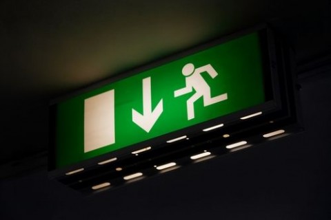 elbocsátás (elbocsátás, )