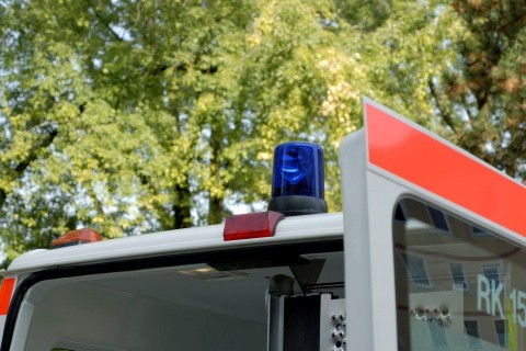 mentoauto-villogo(210x140)(6).jpg (mentő, )