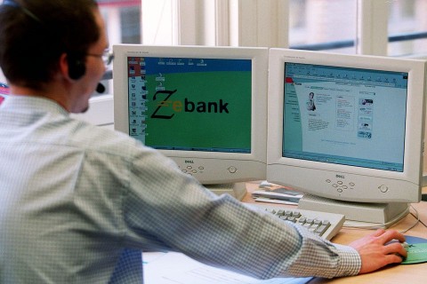 netes-bankolas(210x140)(1).jpg (internet bank, bank, internet, számítógép, )