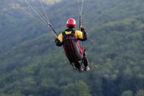 sikloernyos(210x140)(3).jpg (siklóernyős)