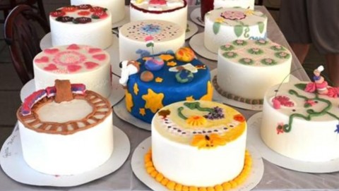 tortadíszítés (tortadíszítő verseny deszken, )