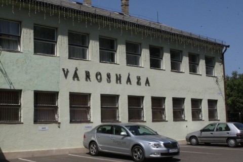 városháza (városháza, )