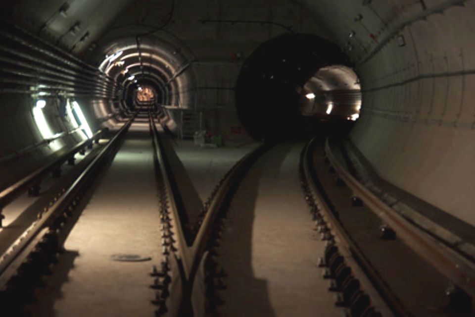 4-es metró (4-es metró, alagút, )