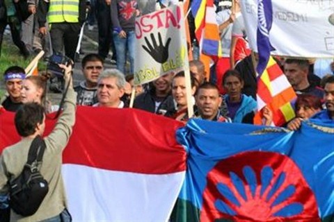 Romak-tuntettek-Miskolcon(960x640).jpg (romák, )