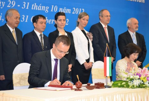 Szijjártó Vietnámban  (ingyenes, szijjártó péter, vietnám, )