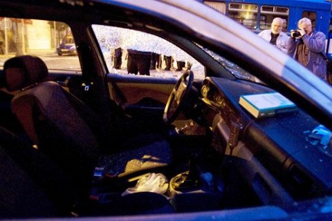 betört üveg (betört üveg, ablak, autó)