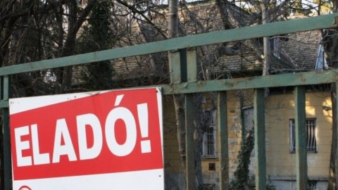 eladó ház (eladó ingatlan)