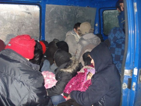 embercsempészet (embercsemsz, menekültek)