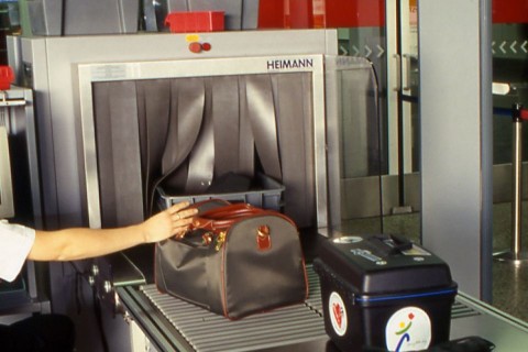 kézipoggyász-ellenőrzés (kézipoggyász-ellenőrzés)