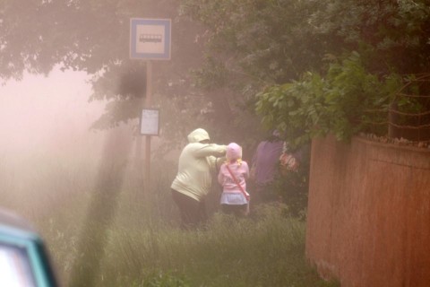 kolontar-voros(i)(210x140)(1).jpg (kolontár, vörös por)