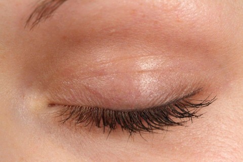 szem (csukott szem, szempilla, )