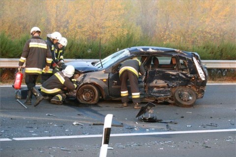 személyautónak ütközött lázár kocsija (ingyenes, )