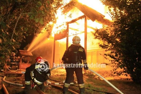 tűzoltók (tűzoltók, )