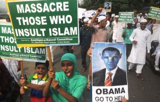 Békeszerető muzulmánok (muzulámok, india, tüntetés, )