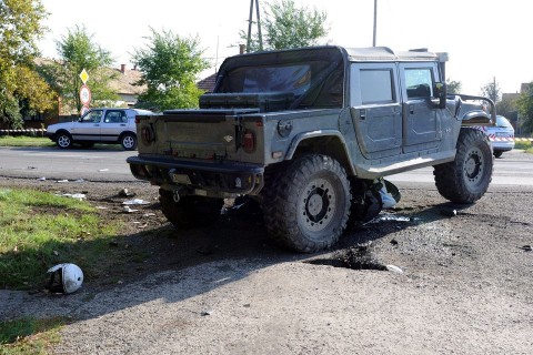 Hummeres-baleset(960x640)(2).jpg (hummer, ingyenes, )