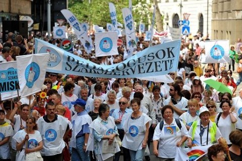 Pedagogustuntetes(210x140)(2).jpg (pedagógustüntetés, )