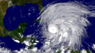 Sandy hurrikán (segély, hurrikán, )