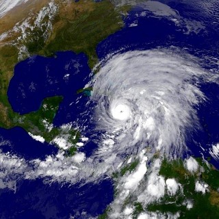 Sandy hurrikán (segély, hurrikán, )