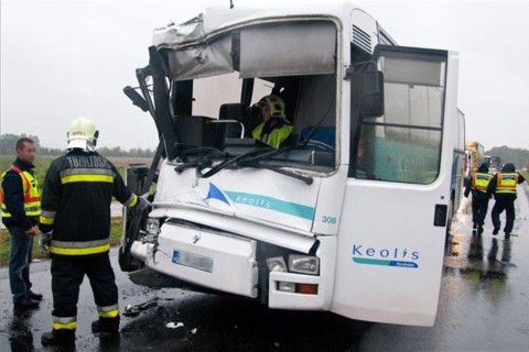 buszbaleset (ingyenes, )