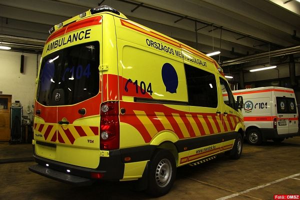 mentoauto(2)(210x140)(1).jpg (mentőautó)