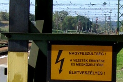 nagyfeszültség (nagyfeszültség)