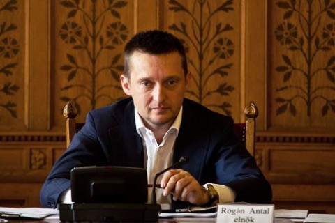 rogán antal (rogán antal, )