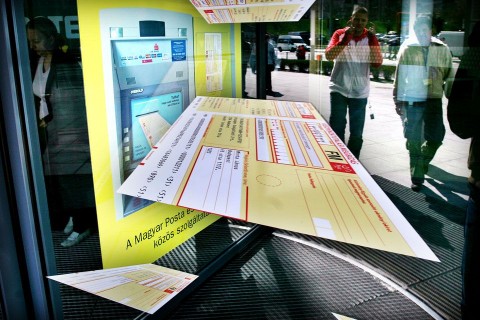 sárgacsekk (sárga csekk, csekk, csekkadó)