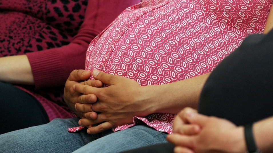 terhes nők  (terhes, várandós, pocak, abortusz)