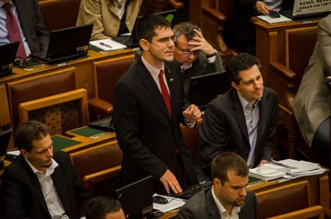 Novák Előd, parlament (parlament)