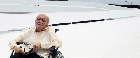 Oscar Niemeyer  (Oscar Niemeyer )