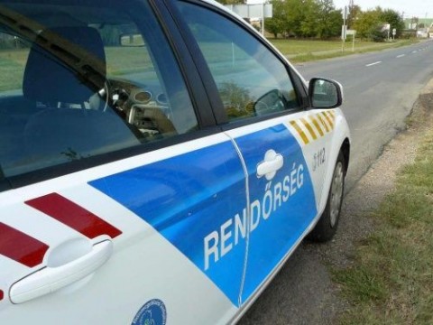 Rendorauto(210x140)(9).jpg (rendőrautó, )