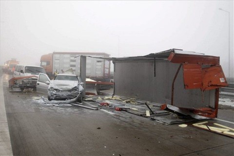 kamionbaleset (tömegbaleset, )