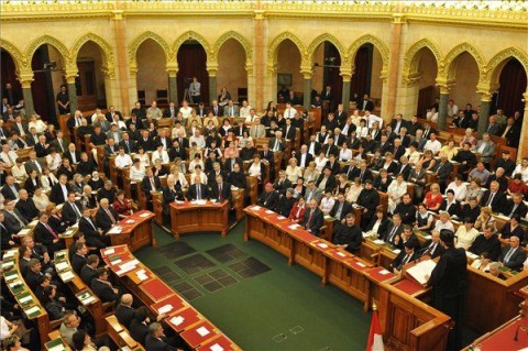orszaggyules(i)(960x640)(2).jpg (országgyűlés)