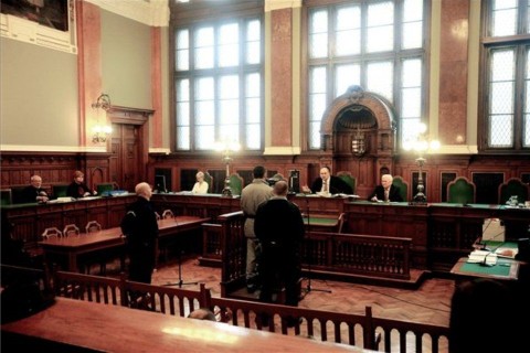 rendőrgázoló p-zoltán pere (ingyenes, baross téri rendőrgázoló)