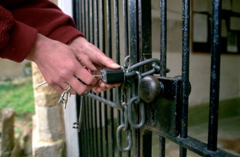 vaskapu (kapu, rács, lakat, zár, )