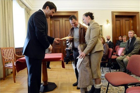 Áder János és az Oláh család (áder jános, )