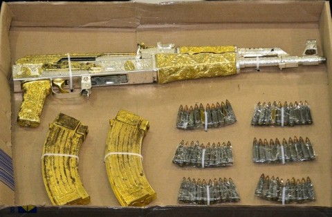 Arany kalasnyikov (kalasnyikov, ak-47, )