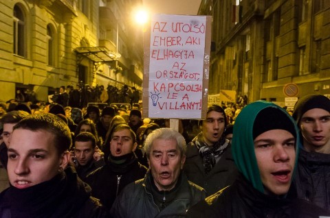 Diáktüntetés (diáktüntetés)