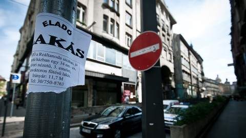 Eladó lakás (eladó lakás, ingatlan, ingatlanpiac)