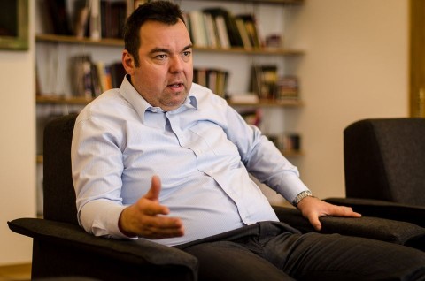 L Simon László (L Simon László)