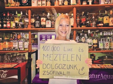 Meztelenséget ígérő pultos lány (Meztelenséget ígérő pultos lány)