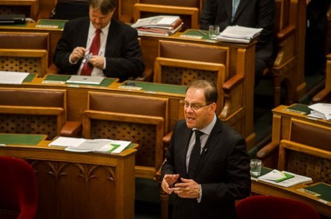 Navracsics Tibor, Parlament (Parlament)